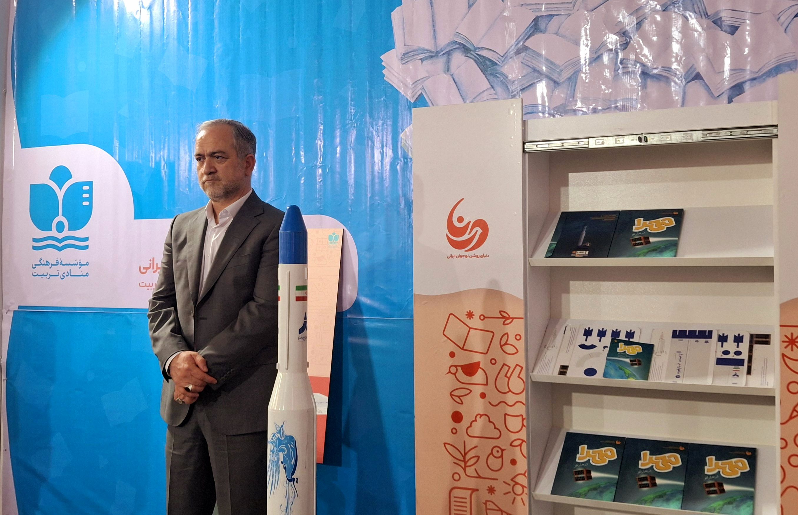 ضرورت آشنایی دانش‌آموزان با فناوری‌های فضایی/ دانش‌آموزان پرچم پیشرفت ایران در حوزه فضایی را به دست بگیرند 