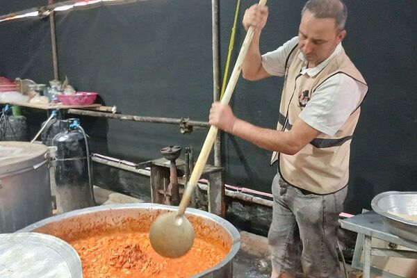 برپایی موکب «عشاق الحسین(ع)» سازمان دانش‌آموزی شهرستانهای تهران در مسیر زائران اربعین
