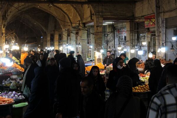 بازار داغ یلدا در زنجان