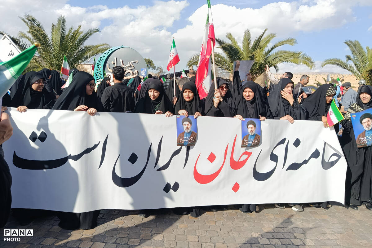 مراسم بیعت با سومین رهبر انقلاب در شیراز 