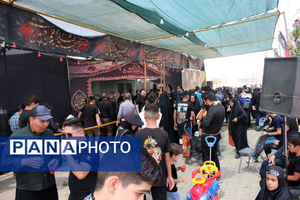 جلوه‌های زیبای انس و همدلی در خدمت به ارادتمندان سیدالشهدا(ع)