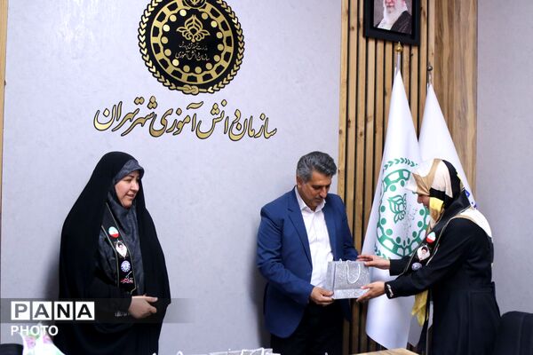 تقدیر از مربیان و دانش‌آموزان پیشتاز در فعالیت موکب‌های سازمان دانش‌آموزی شهر تهران
