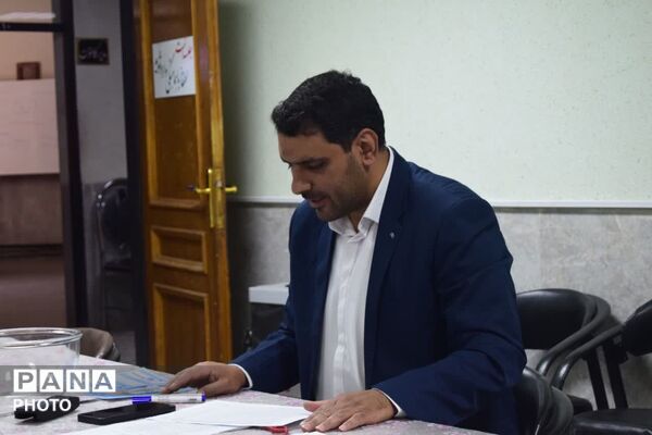 رقابت پرشور دانش‌آموزان اردکانی در مسابقات استانی معارف