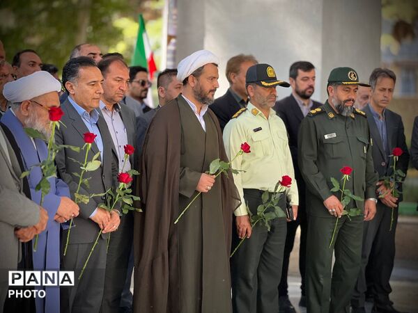 آیین غبارروبی مزار شهدای گمنام شهرستان سملقان در حضور مسئولین