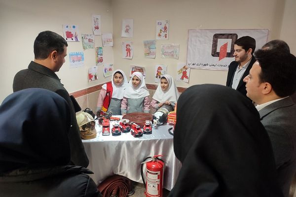 بازدید از نمایشگاه کار و مشاغل دبستان دخترانه نیلوفر رفیعی ناحیه دو شهرری 