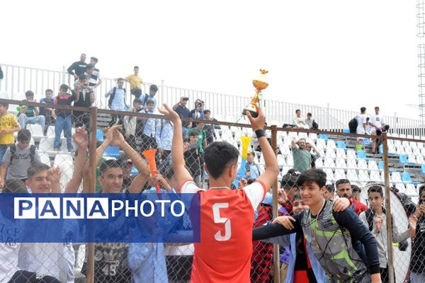 برگزاری مسابقات فینال و رده‌بندی فوتبال دانش‌آموزی در بهارستان‌ 2