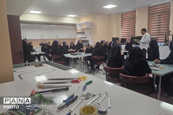 فرزانگان؛ شروعی رباتیک