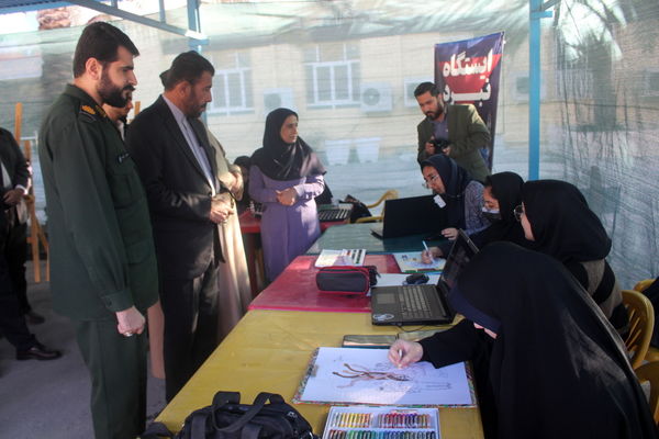 نمایشگاه دانش‌آموزان تراز انقلاب اسلامی استان بوشهر