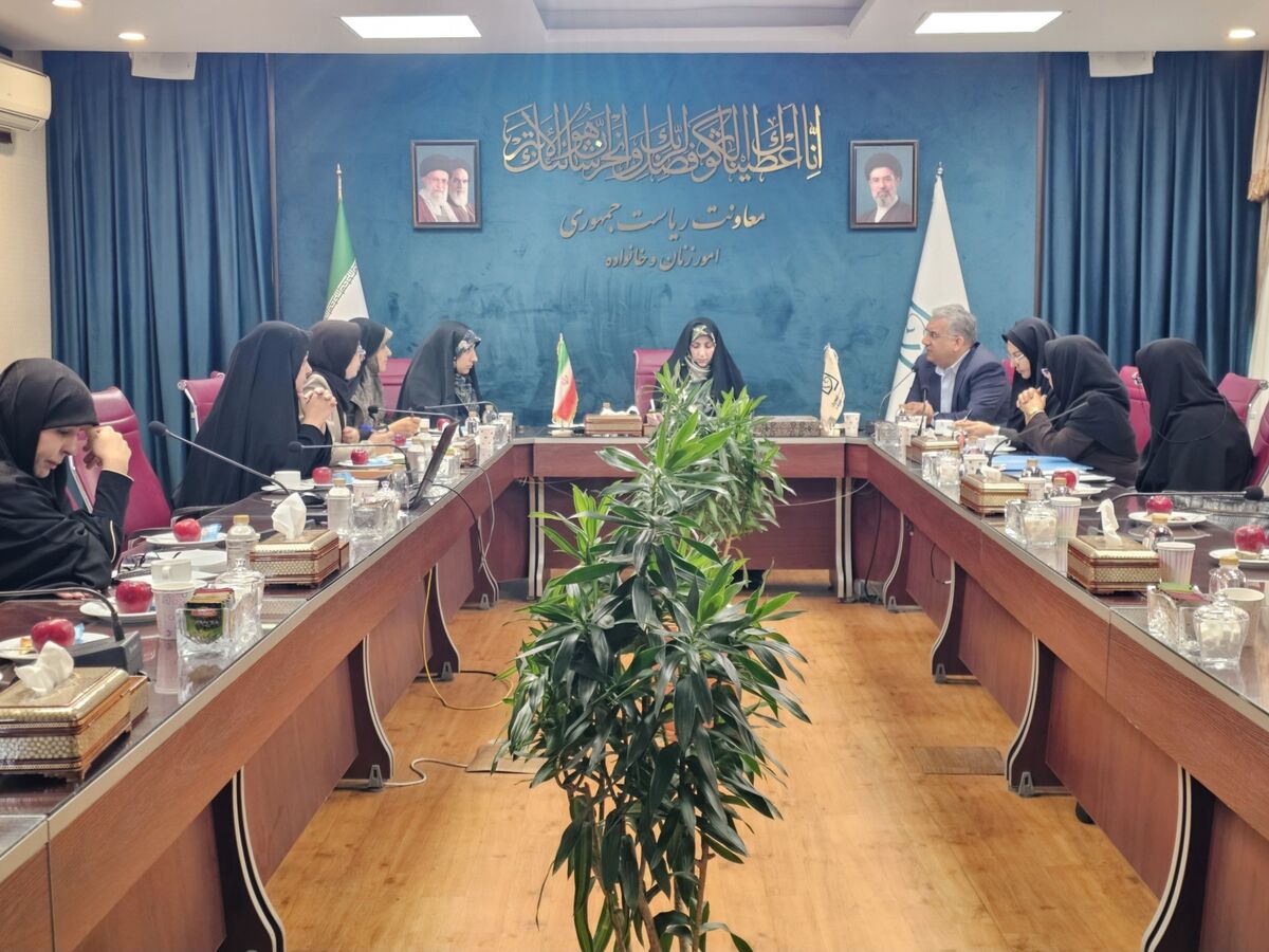 ضرورت بازتعریف نقش تعاونی‌های زنان در اقتصاد با رویکرد دانش‌بنیان


