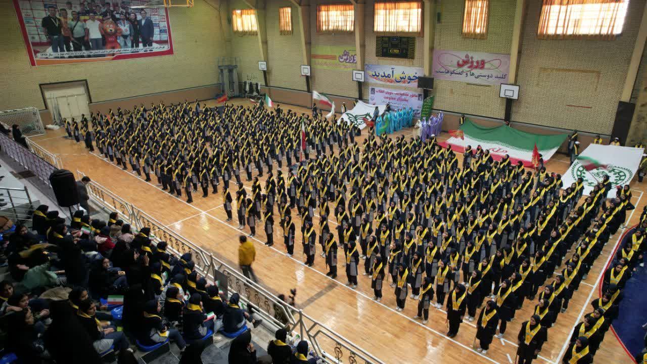 حماسه هزار نفری دانش اموزان لرستانی، در مانور یاوران انقلاب.