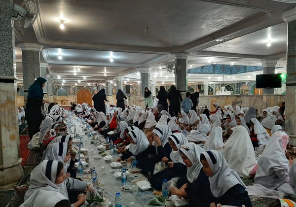 دانش‌آموزان بویین‌زهرایی در جشن روزه‌اولی‌ها از خدای خود تشکر کردند