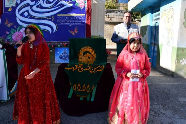  برگزاری مراسم جشن و افطاری با شکوه در دبستان عشایری حاجیه خانم رباب امامی