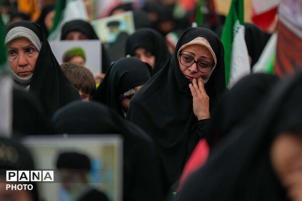 اجتماع بانوان انقلابی به مناسبت چهلم قائد امت و شهدای میناب در مسجد جمکران 
