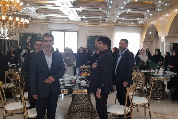 آئین تکریم و تجلیل از ارزیابان و عوامل اجرائی حوزه های ارزیابی آزمون استخدامی آموزگاری در اسلامشهر