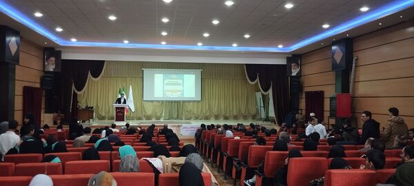 آیین تجلیل از نخبگان قرآنی و فرهنگی و هنری آموزش و پرورش مرند