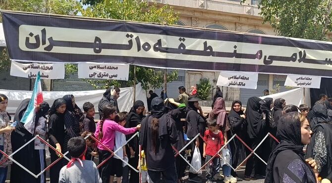 همدلی سپاه ناحیه مقداد و محلات منطقه ۱۰ در خدمت رسانی به دلدادگان حسینی