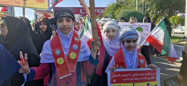 محمودآباد یکصدا علیه استکبار 