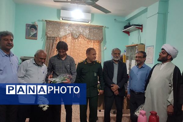 تجلیل از مدیر و کارکنان مدرسه نمونه رازی سعدآباد