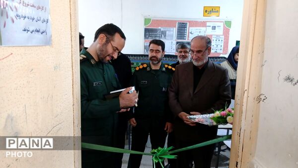 زیباسازی و شاداب سازی محیط دبیرستان شقایق و استقلال قلقلرود تویسرکان