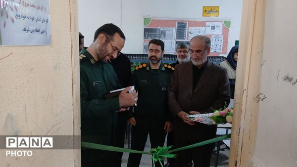 زیباسازی و شاداب سازی محیط دبیرستان شقایق و استقلال قلقلرود تویسرکان