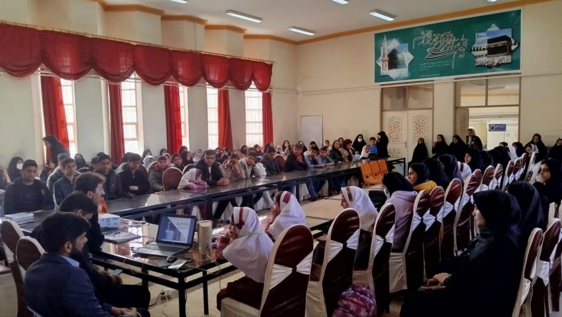 جلسه حوزه رسانه‌ی دانش‌آموزی در شهرستان اردل