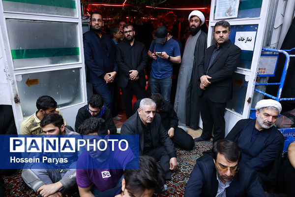 مراسم عزاداری شهادت خادم الرضا(ع) آیت‌الله سید ابراهیم رئیسی و همراهشان در مرکز آموزش عالی شهدای مکه