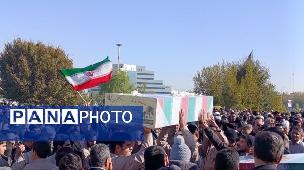 تشییع پیکر شهدای گمنام از مقابل استانداری یزد