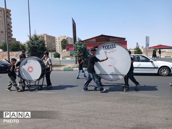 مراسم سوگواری عزاداران محله رسالت محمدشهر کرج در روز عاشورا 