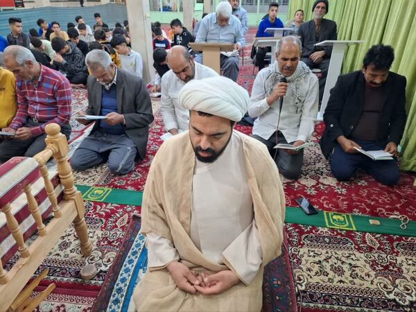حضور دانش‌آموزان در اعتکاف مسجد امیرالمؤمنین(ع) روستای ایچی