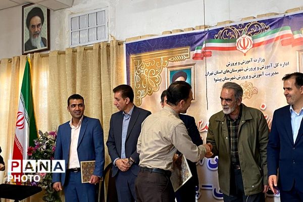 پژوهشگران نوجوان پیشوا روی سکوی افتخار