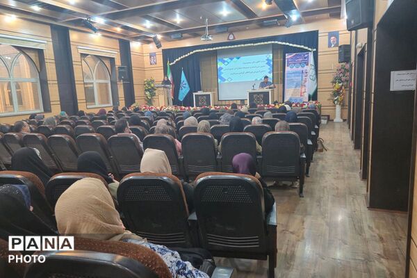 نخستین مجمع عمومی انجمن اولیا و مربیان فرزانگان ۲ شهریار