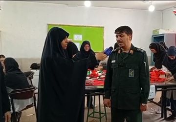 اجرای پویش نذر پرچم با عنوان «ایران حسین تا ابد پیروز است» در هنرستان آیت‌الله مهدوی