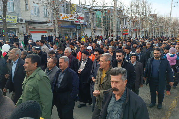 کامیاران در سالگرد پیروزی انقلاب غرق در شور و شکوه