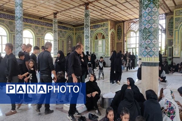 آئین با شکوه عزاداری آقا اباعبدالله الحسین (ع)در روز عاشوراحسینی