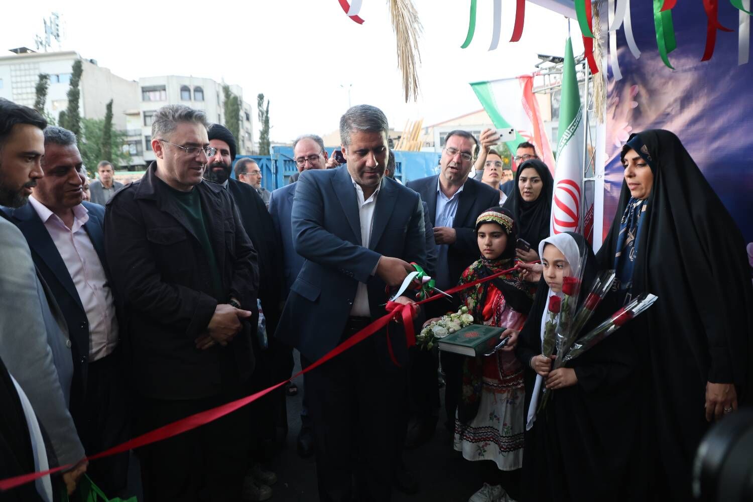  آغاز فعالیت غرفه‌های «قرار فرهنگی» در میادین تهران همزمان با هفته معلم
