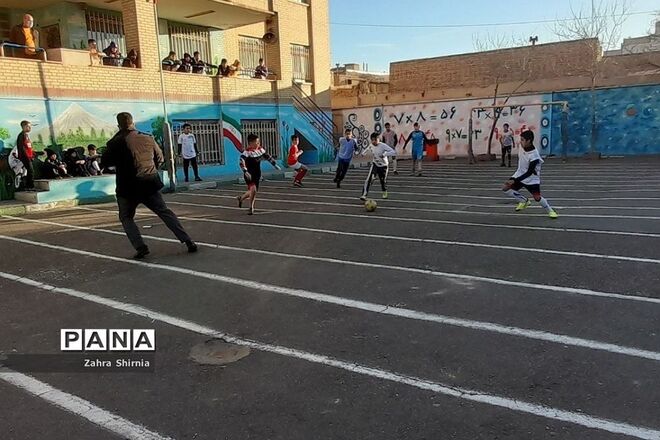 ورزش دانش‌آموزی در مسیر ورزش قهرمانی مورد کم‌توجهی قرار گرفته است/معلمان ورزش در جریان استعدادیابی ورزش قهرمانی کشور قرار بگیرند