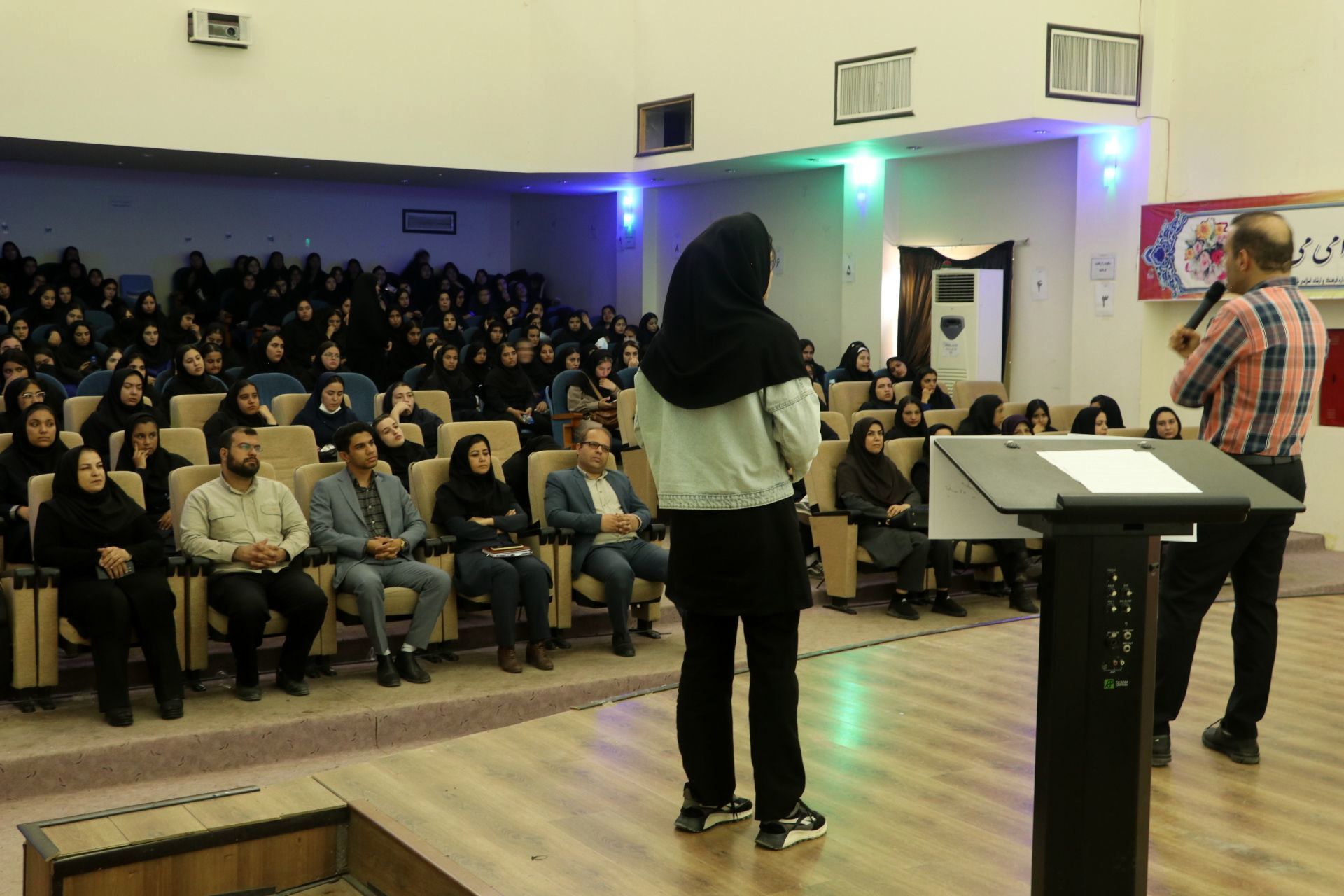 جلسه پیشگیری از آسیب‌های اجتماعی در سالن ارشاد سملقان