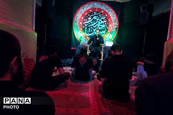 سوگواری شب‌های محرم در مسجد باقرآباد شیراز