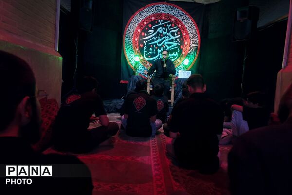 سوگواری شب‌های محرم در مسجد باقرآباد شیراز