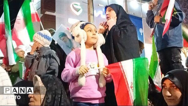 حضور پررنگ کودکان و نوجوان در تجمعات شبانه 