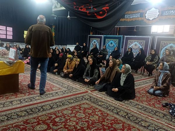 جلسه آموزش خانواده در دبیرستان دخترانه شهر آرا ۲