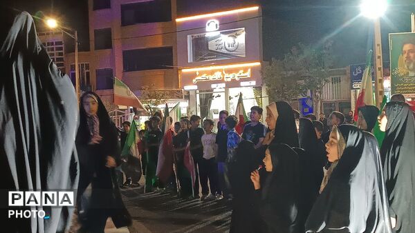  تجمعات مردمی و دانش آموزی شبانه در میدان جهاد رشتخوار