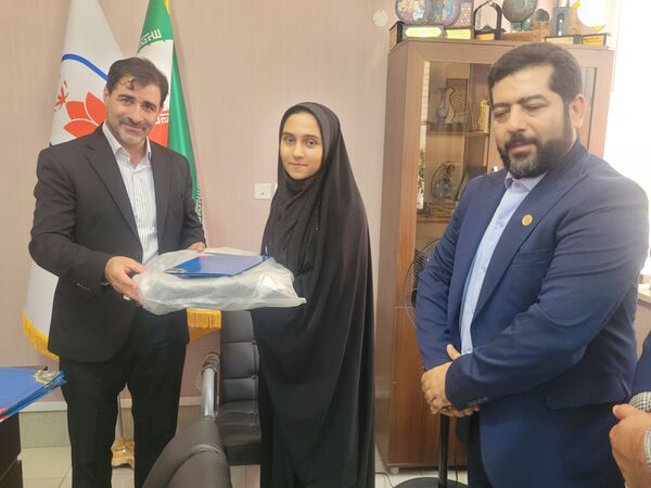 دیدار معاون پرورشی و فرهنگی اداره‌کل آموزش و پرورش استان اصفهان با اعضای مجلس دانش آموزی اصفهان