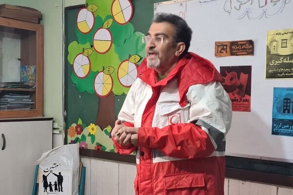 مانور سراسری زلزله در دبستان هموطن یک رودهن 