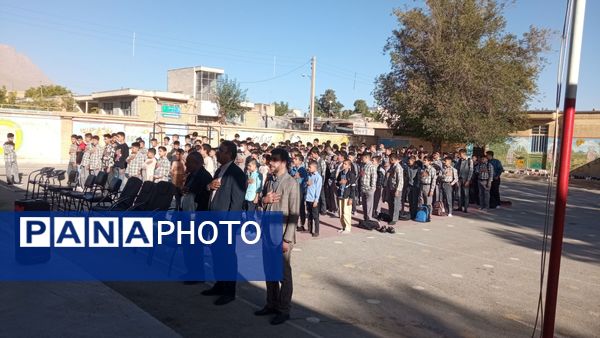 جشن آغاز سال تحصیلی در دبیرستان نمونه دولتی شهید حاج قاسم سلیمانی بن 