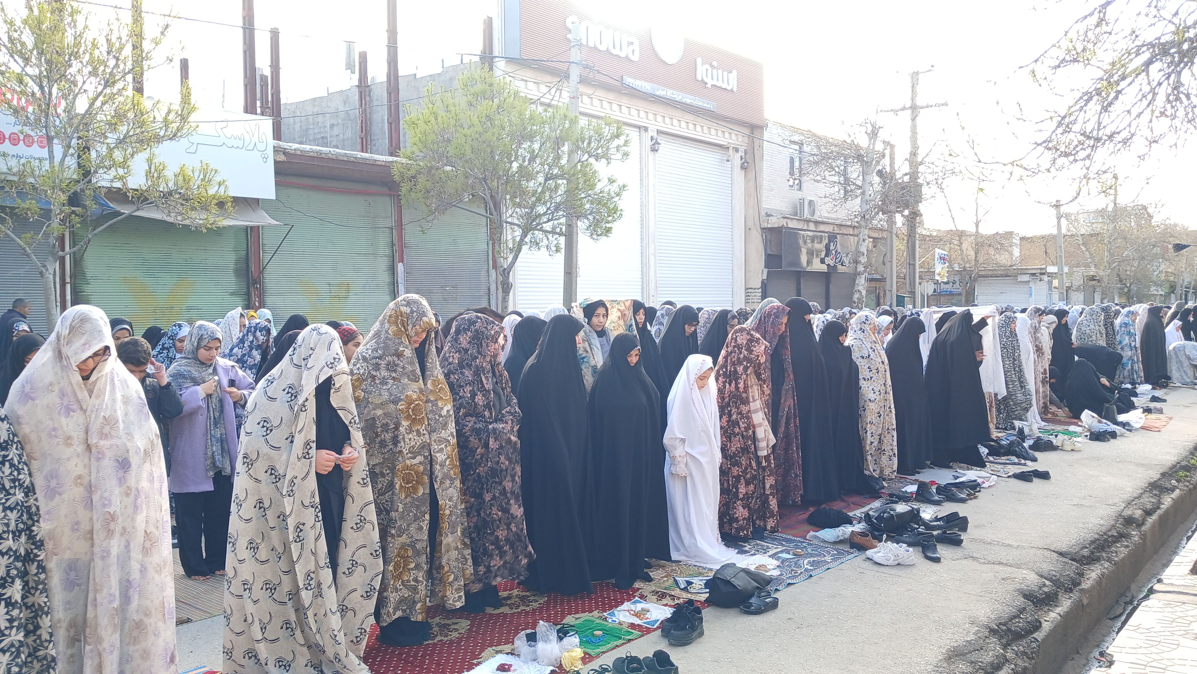 تصاویری زیبا از نماز باشکوه عیدسعید فطر در کوهدشت