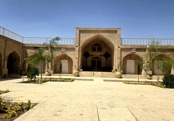 کاروانسرای کهن و تاریخی بلاباد مابین جاده اصفهان به نائین