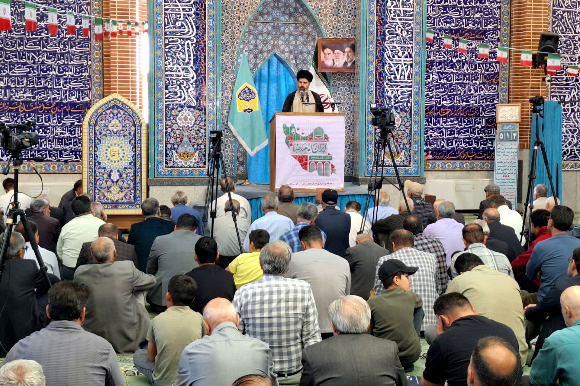 معلمان تمدن‌سازو ادامه‌دهنده مسیر دانایی می باشند