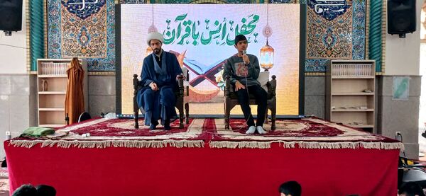  حس و حال معنوی دانش آموزان شرکت کننده در اعتکاف دانش آموزی مسجد مصلی طوقچی اصفهان