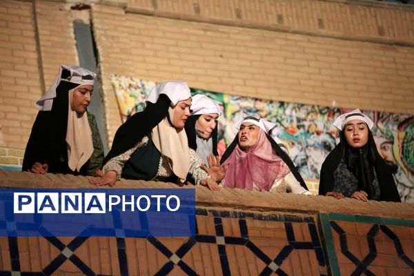 اجرای نمایش ضیافت کشتارگاه 